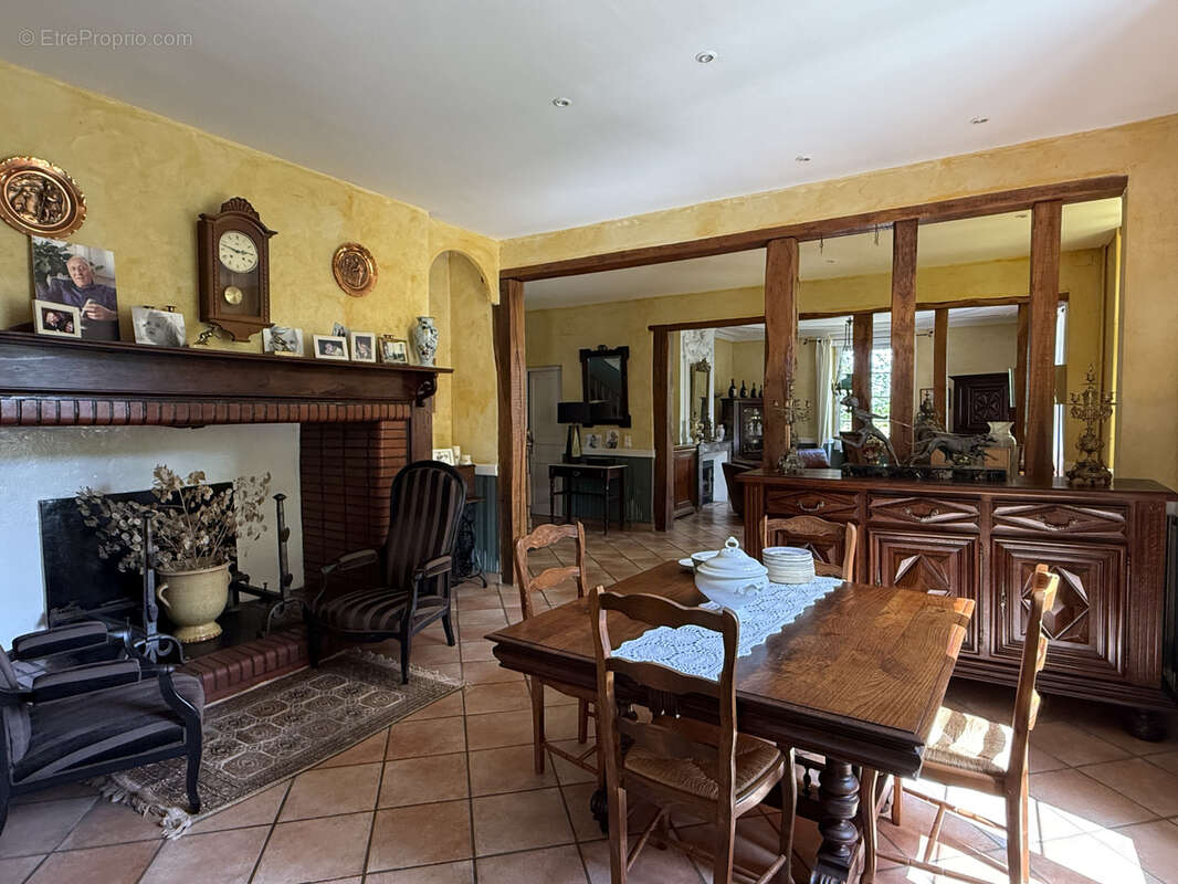 Maison à CASTELNAU-D'AUZAN