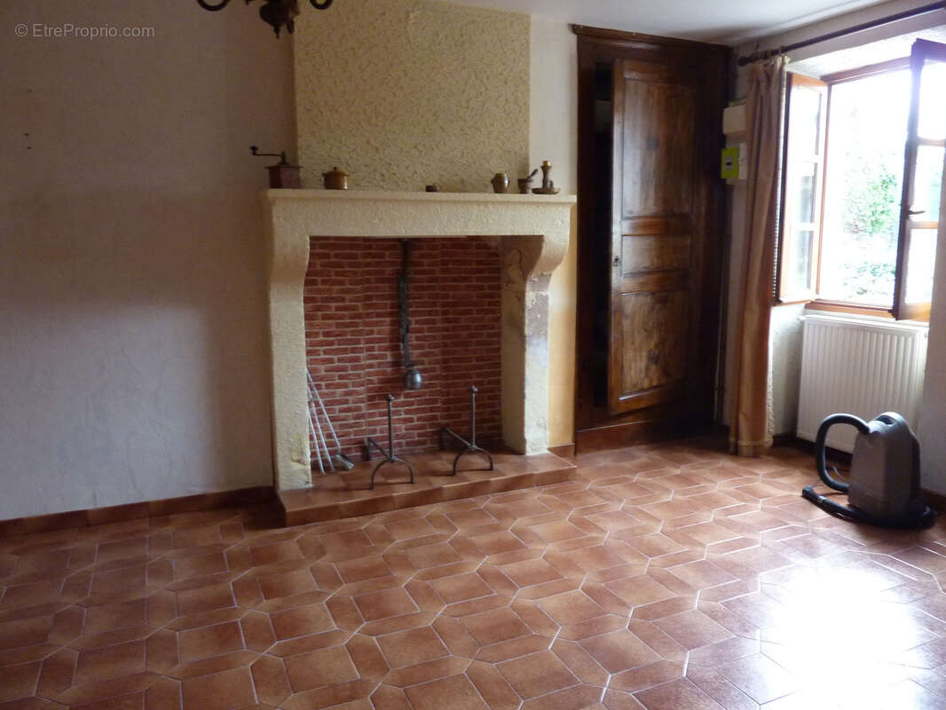 Maison à BRIGUEIL-LE-CHANTRE