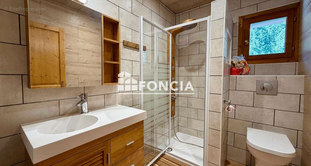 Maison à NOTRE-DAME-DE-BELLECOMBE