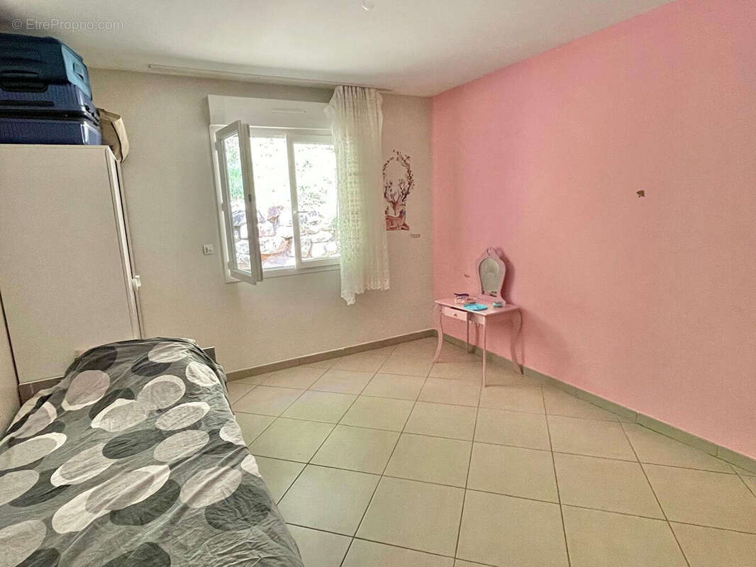 Maison à SAINT-CLAIR-DE-LA-TOUR