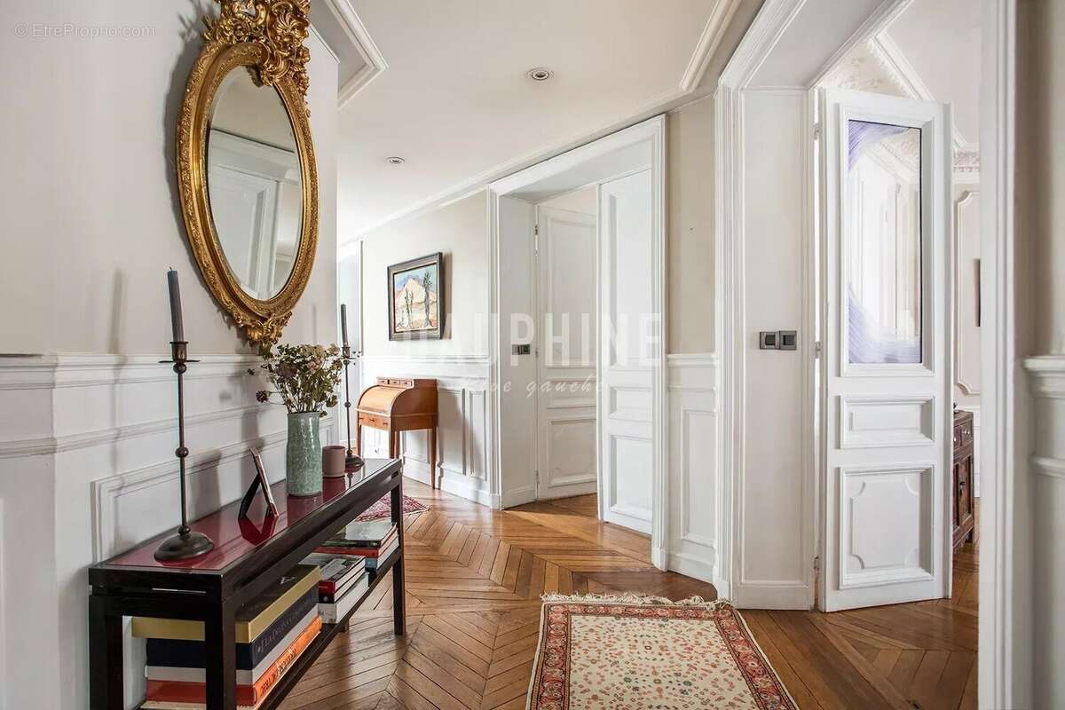Appartement à PARIS-7E
