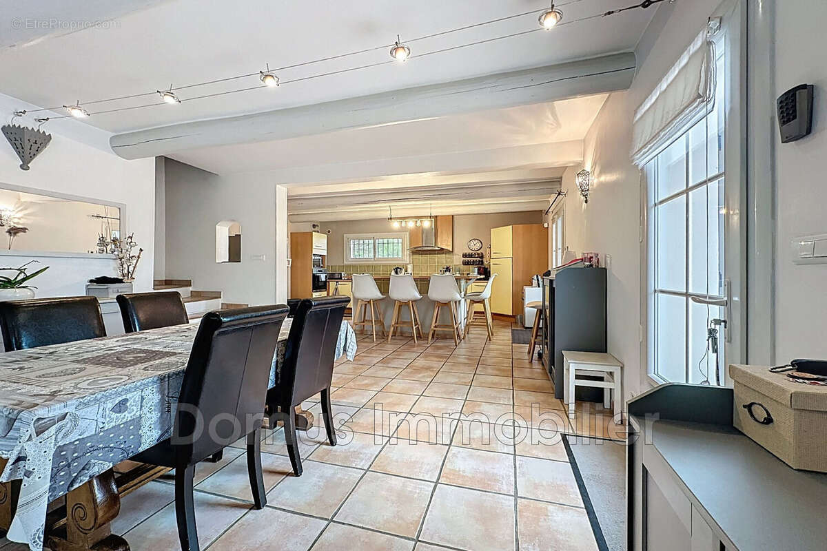 Maison à CHATEAUNEUF-DE-GADAGNE