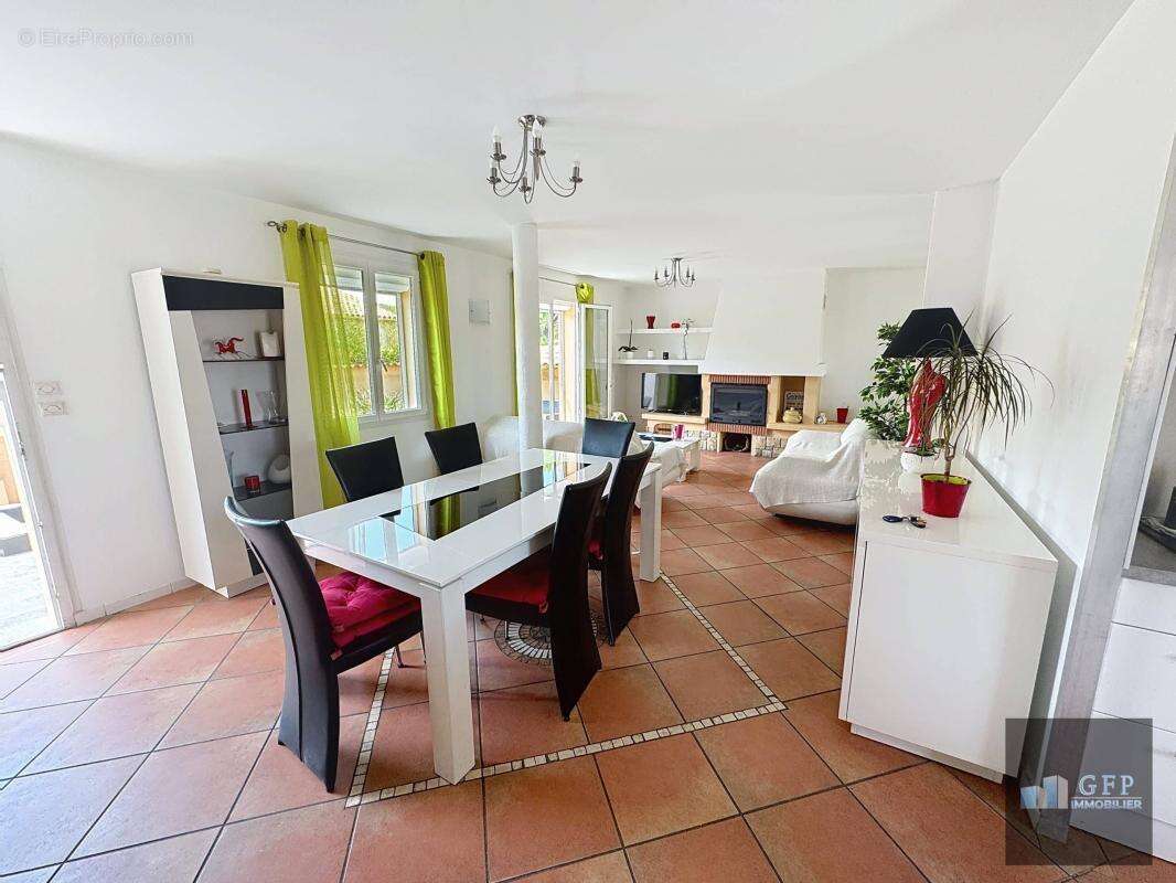 Maison à LA LONDE-LES-MAURES