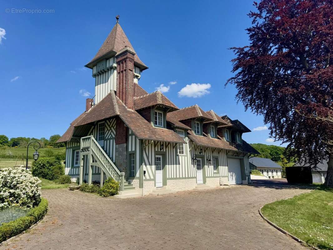 Maison à PONT-L&#039;EVEQUE