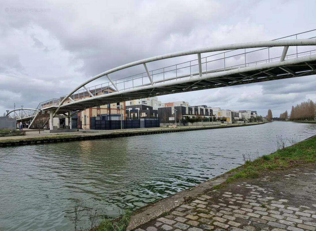 Appartement à LES PAVILLONS-SOUS-BOIS