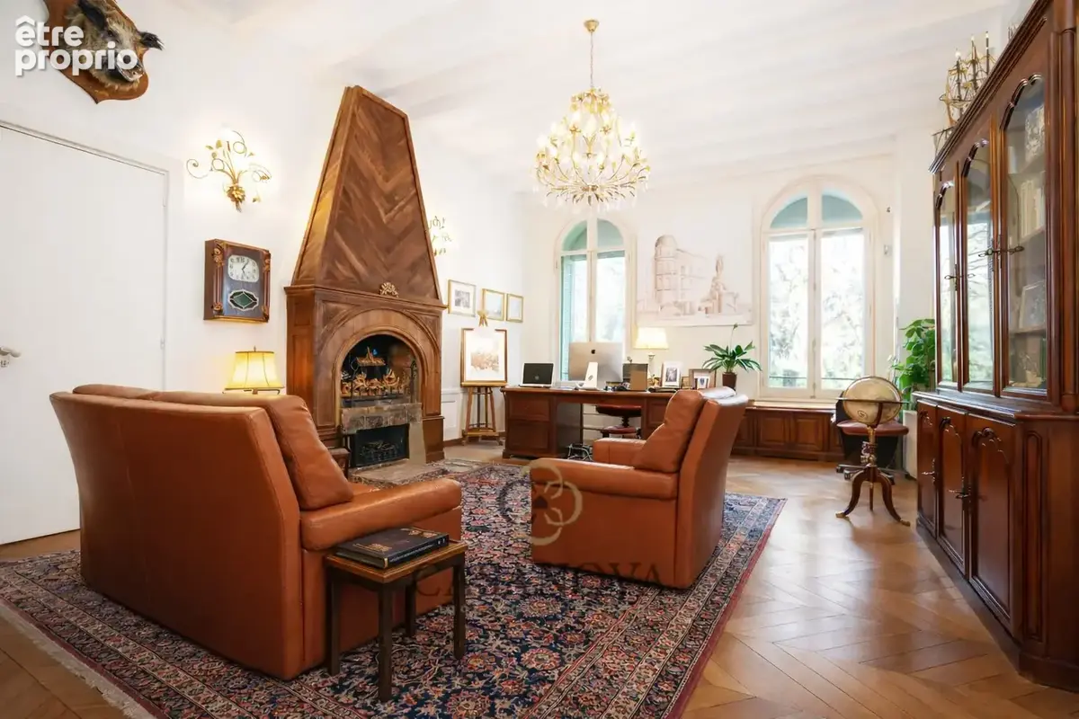 Manoir de caractère du XIXe siècle  721 m² habitables  Domaine de 19 700 m² avec dépendances - SAINT  CLEMENT DE RIVIERE - Aux - photo 9