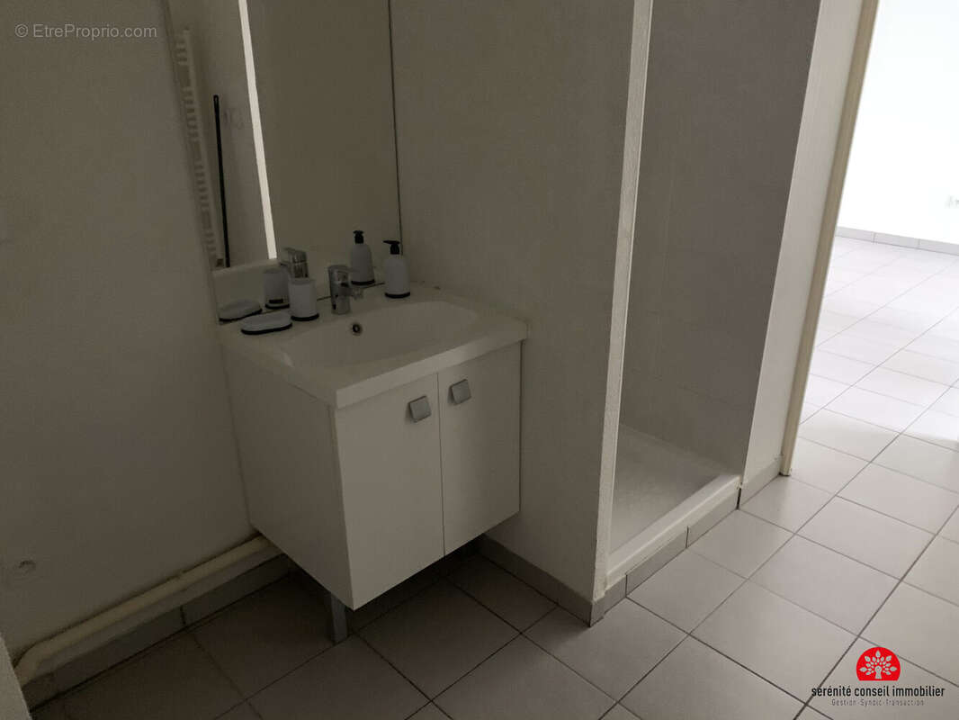 Appartement 31 m² à Bron  - photo 6