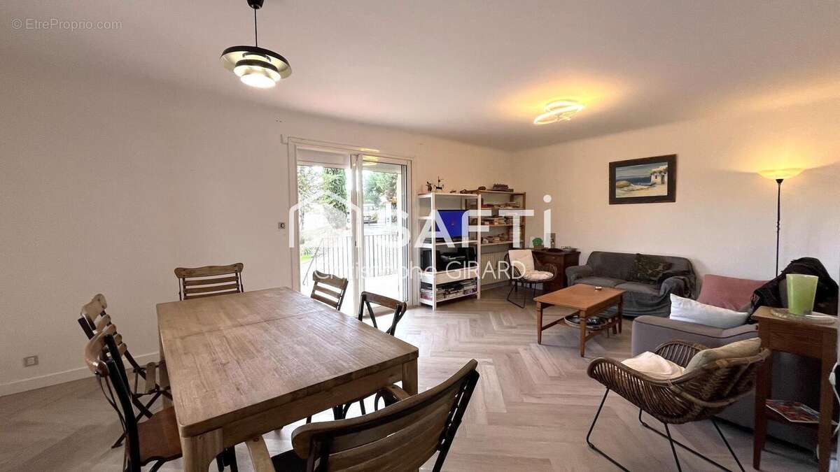 Photo 2 - Maison à LA TOUR-D&#039;AIGUES