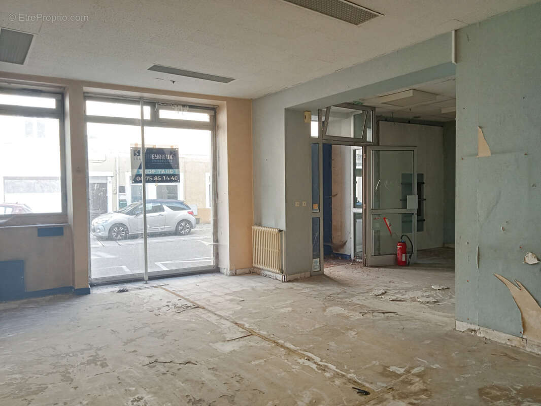 Commerce à LA VOULTE-SUR-RHONE