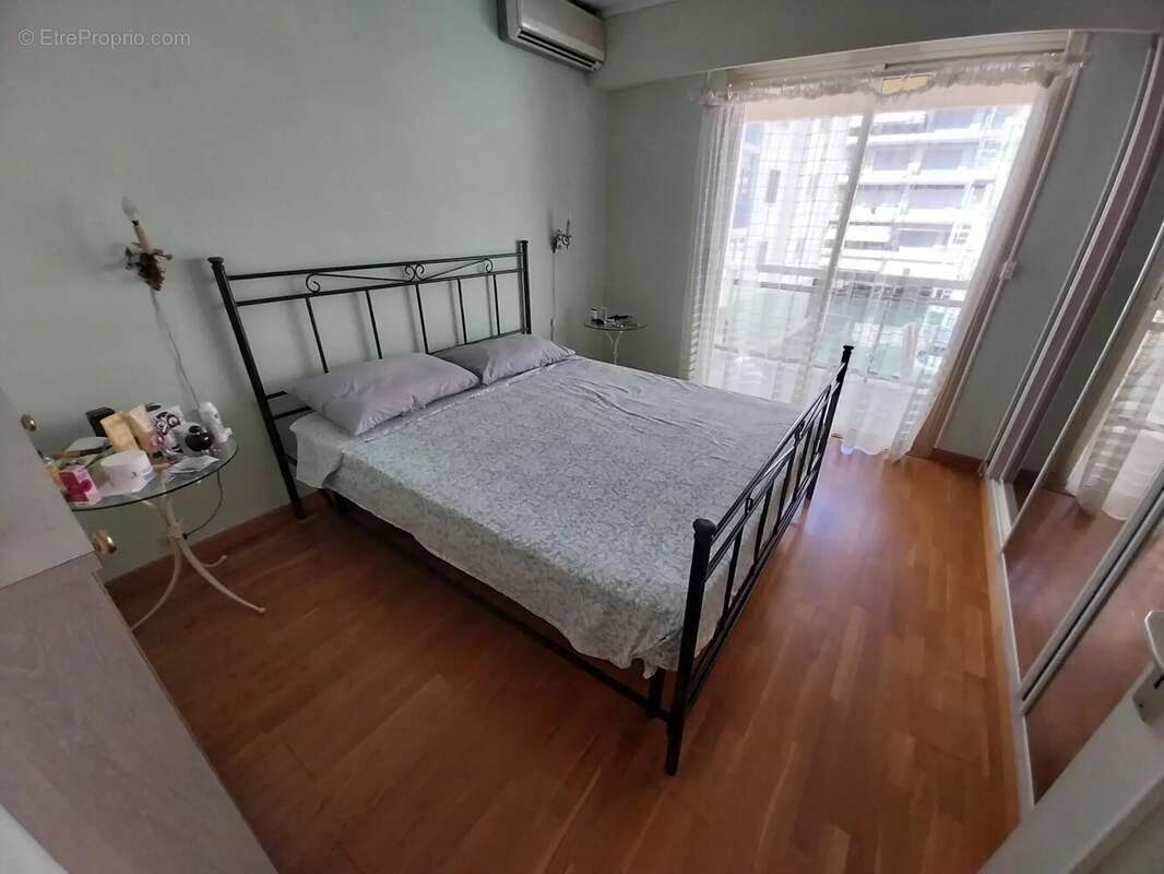 Appartement à ROQUEBRUNE-CAP-MARTIN