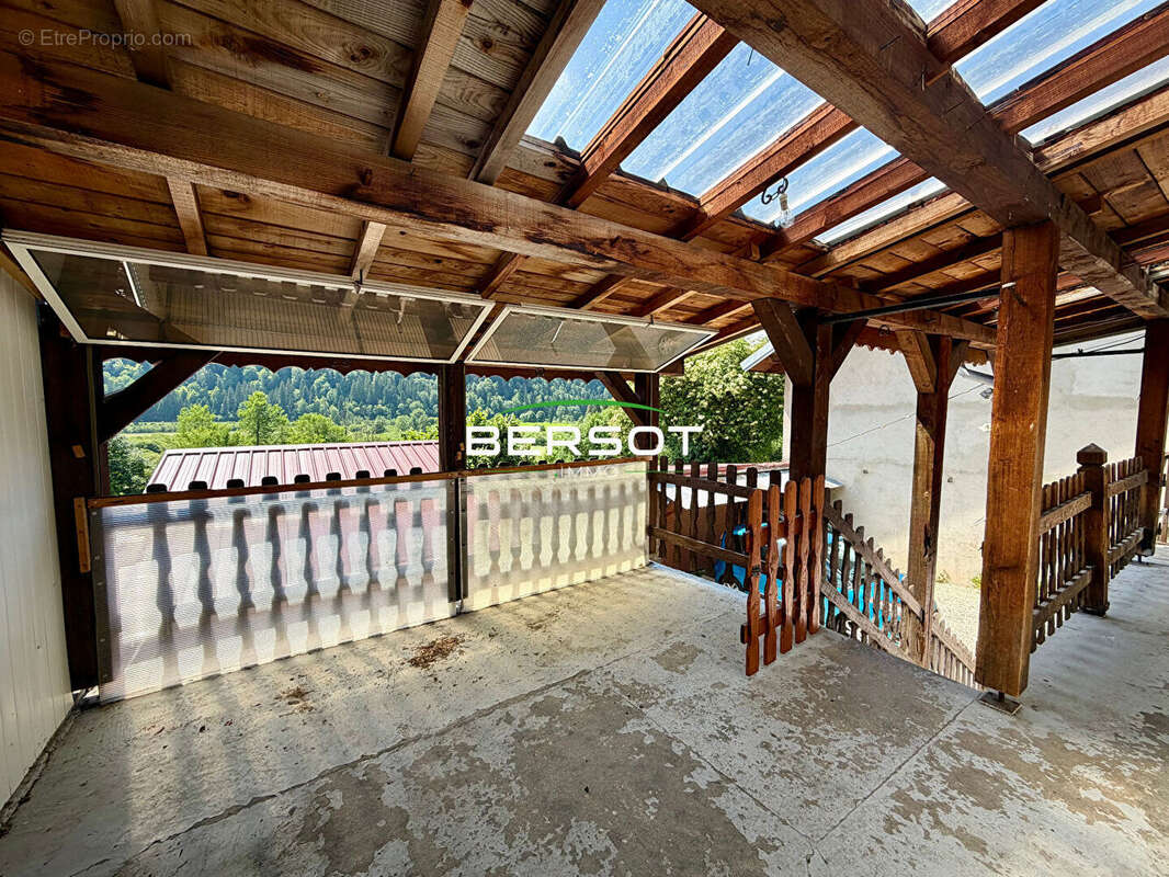 Appartement à LA CLUSE-ET-MIJOUX