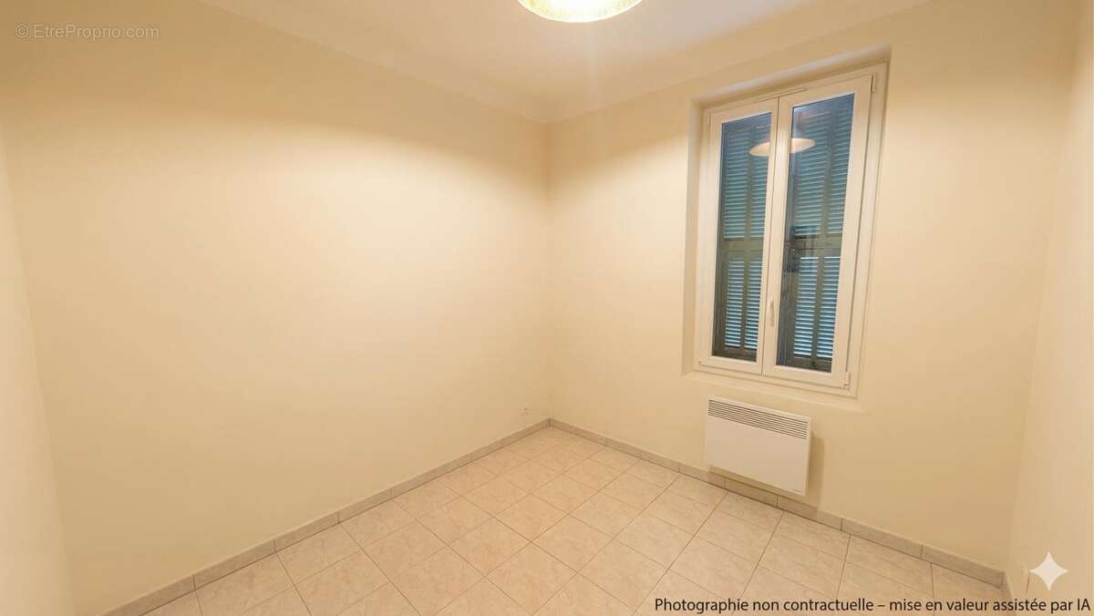 Appartement à CONTES