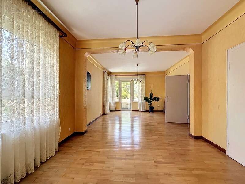 Maison à vendre 8 pièces VARSBERG (57), 2 garages , dépendance et jardin - photo 3