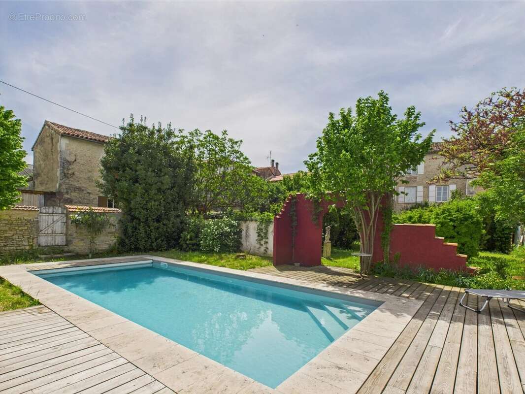 Maison à RUFFEC