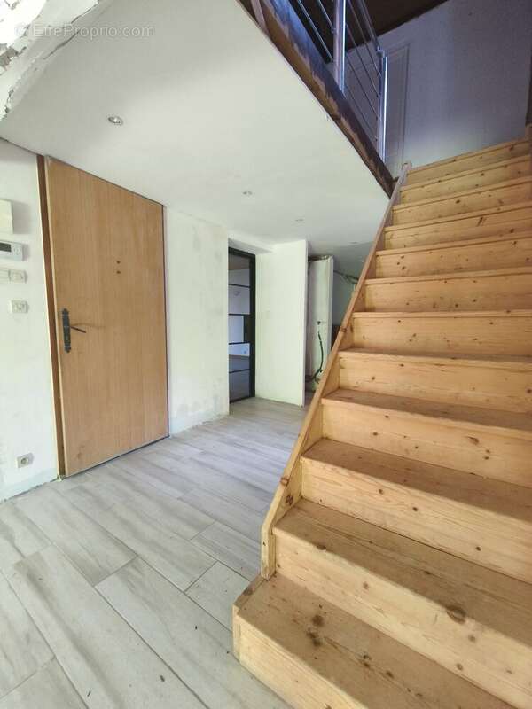 Maison à COUTRAS