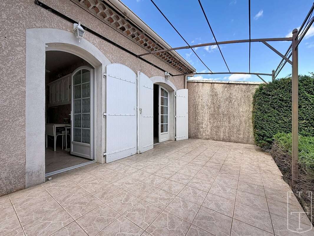 Maison à RUOMS