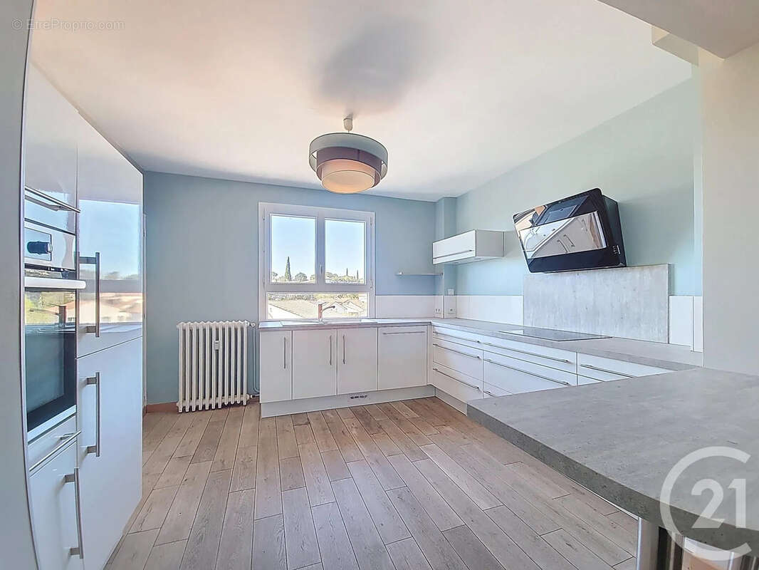 Appartement à VILLENEUVE-LES-AVIGNON