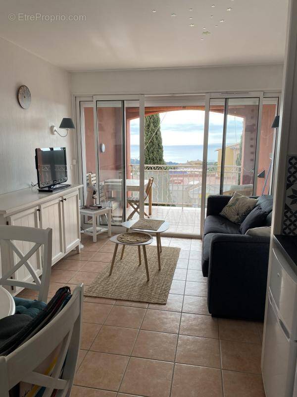 Appartement à ROQUEBRUNE-SUR-ARGENS