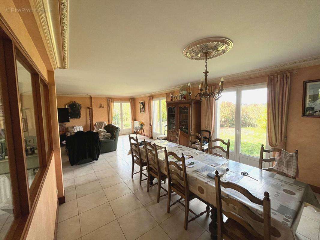 Maison à SAINT-JOUAN-DES-GUERETS