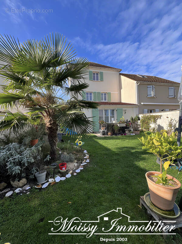 Maison à MOISSY-CRAMAYEL