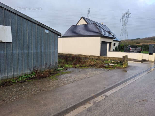 Parking à DREUIL-LES-AMIENS