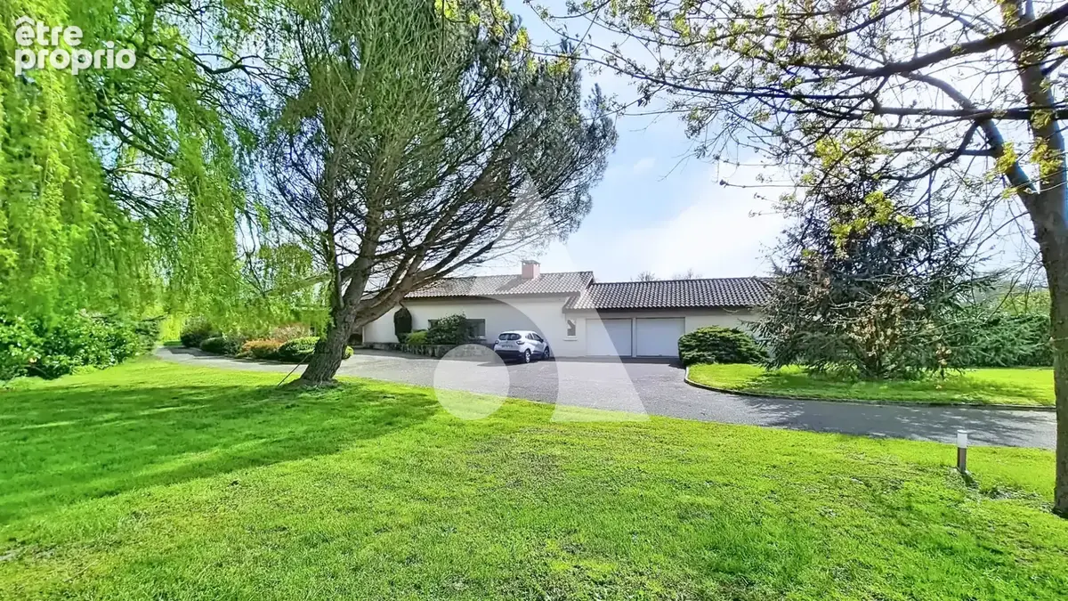 Demeure de prestige à 5 minutes de Montrond-les-Bains de 6 pièce(s) 420 m² - photo 6