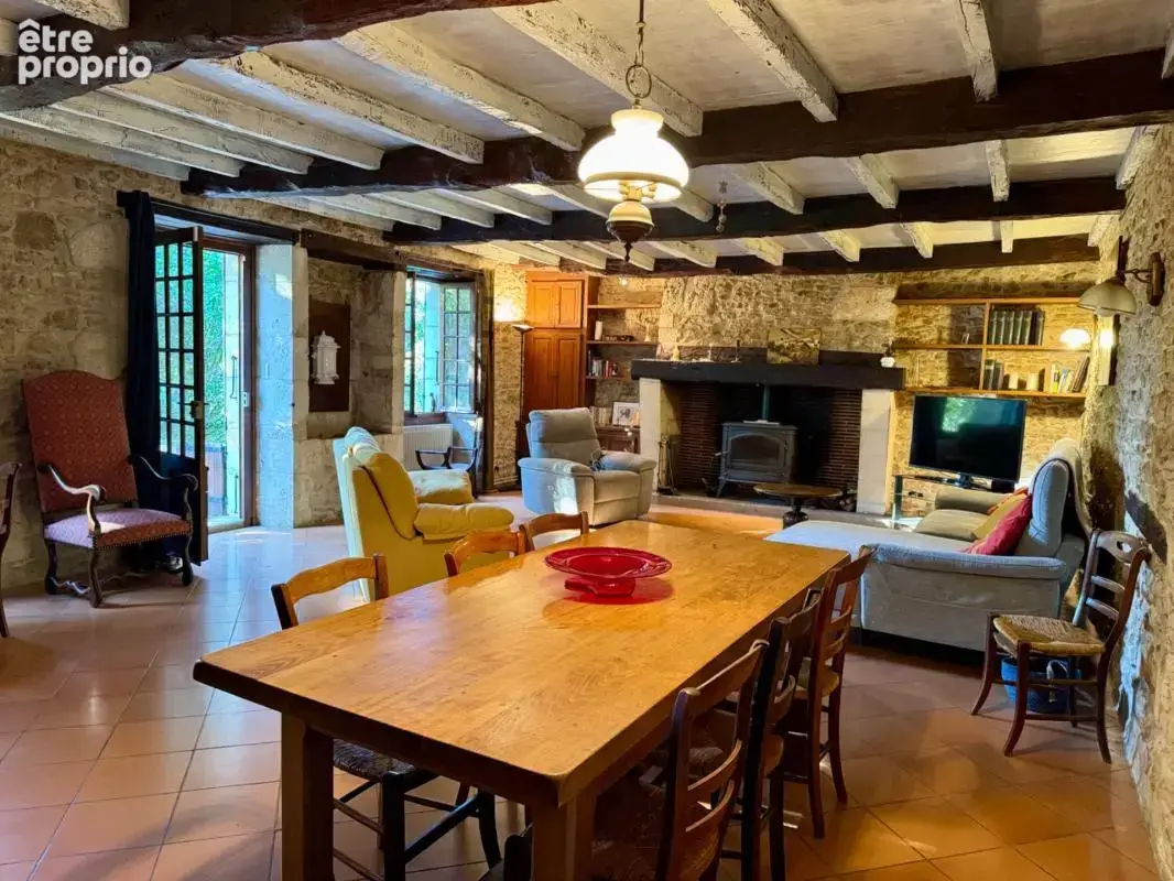 Coulaures (24420) – longère en pierre de 186 m² – 5 chambres – terrain de 3 224 m² – garage et dépendances - photo 32