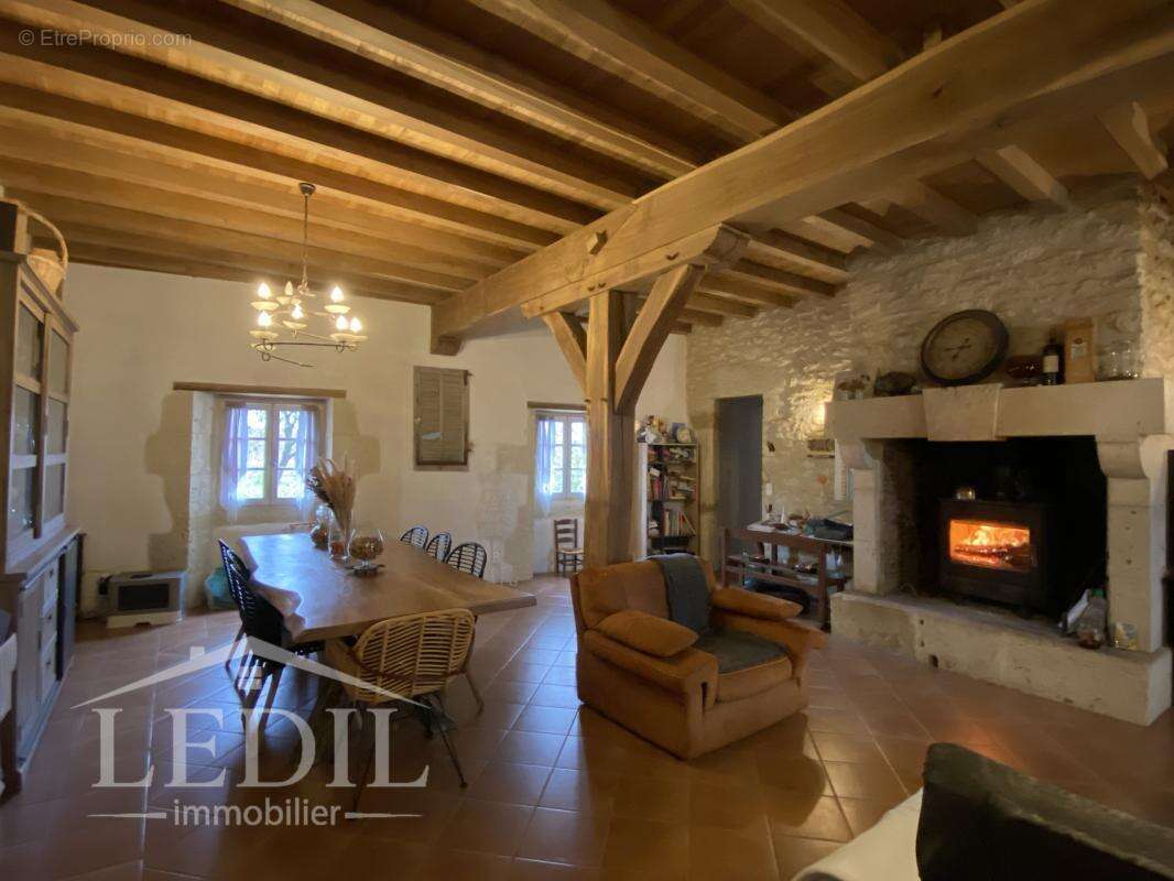 Maison à VIC-FEZENSAC