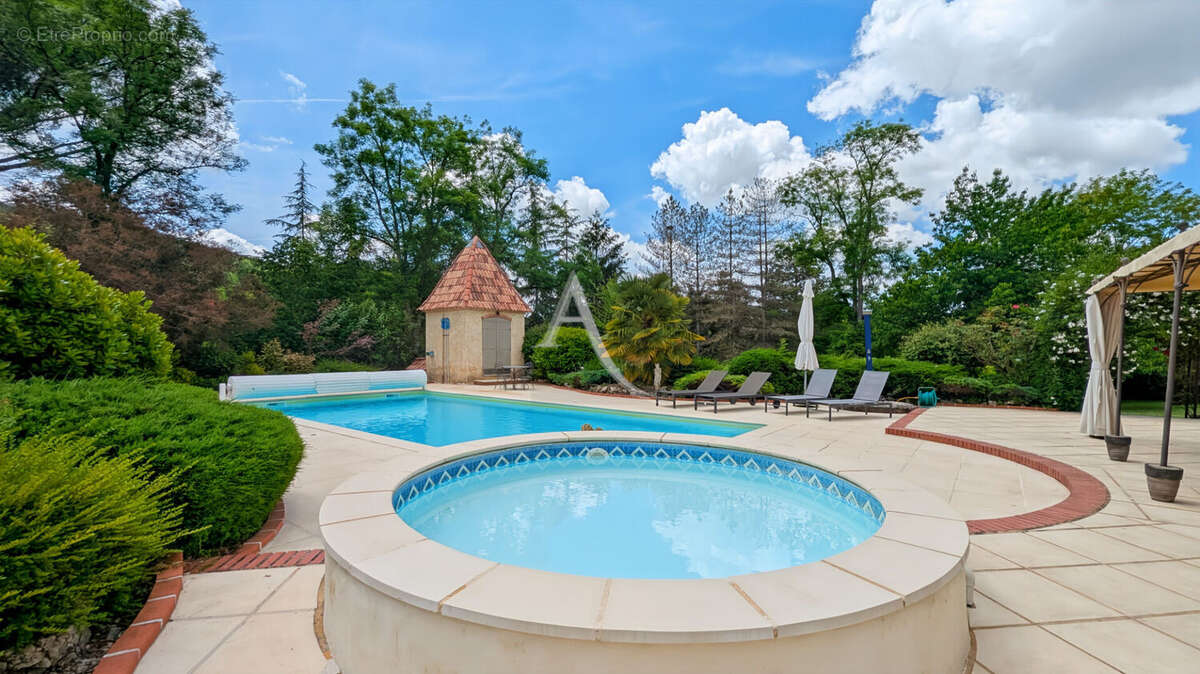 Domaine touristique de charme avec gîtes et piscines - photo 12