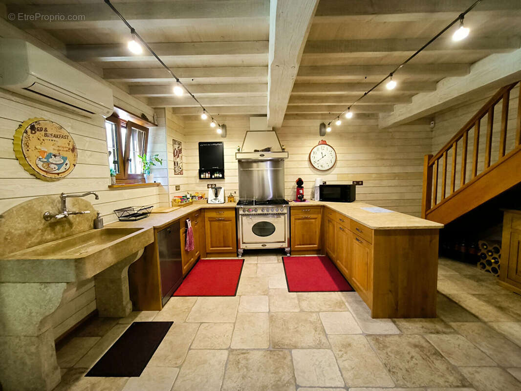 Ensemble immobilier de caractère dans un cadre bucolique - photo 8
