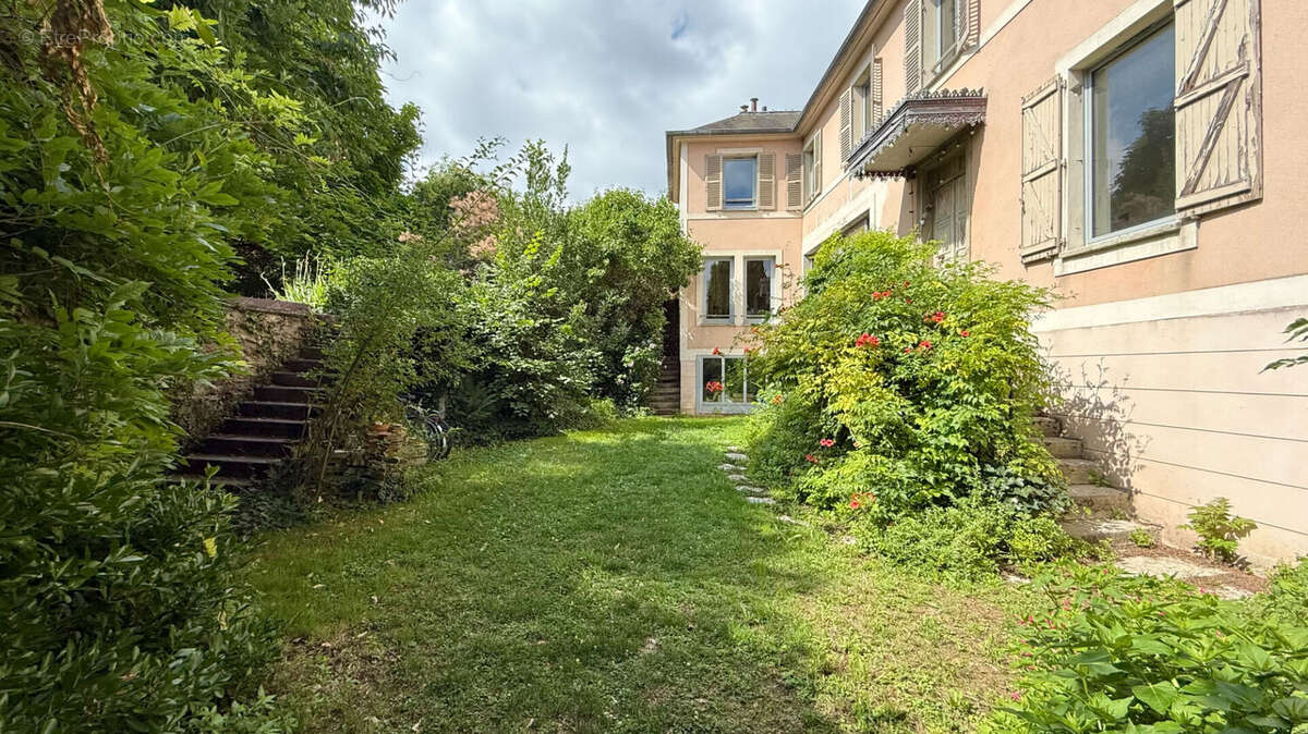 Maison à CORBEIL-ESSONNES