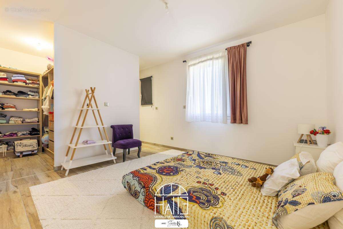 Maison 221 m² à Chateauroux  - photo 11
