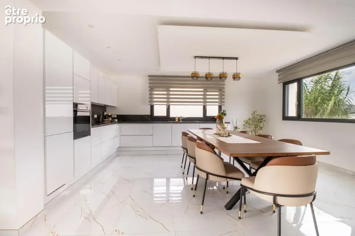 Maison Contemporaine 220 m² 5 Chambres - photo 1