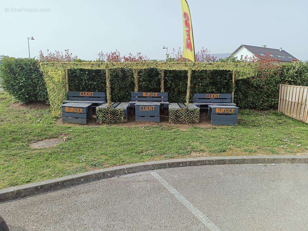 Commerce à ARTHAZ-PONT-NOTRE-DAME