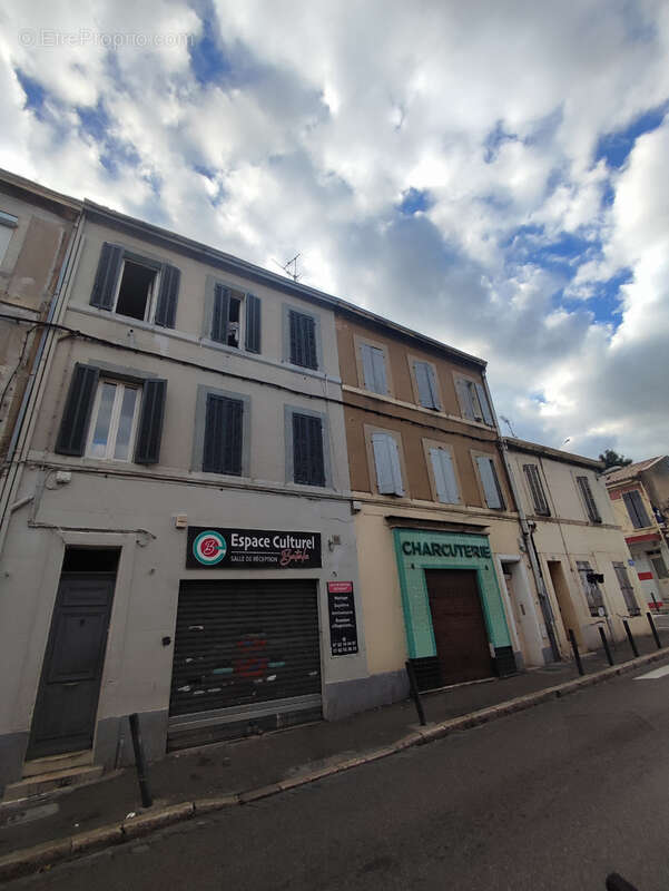 Appartement à MARSEILLE-3E