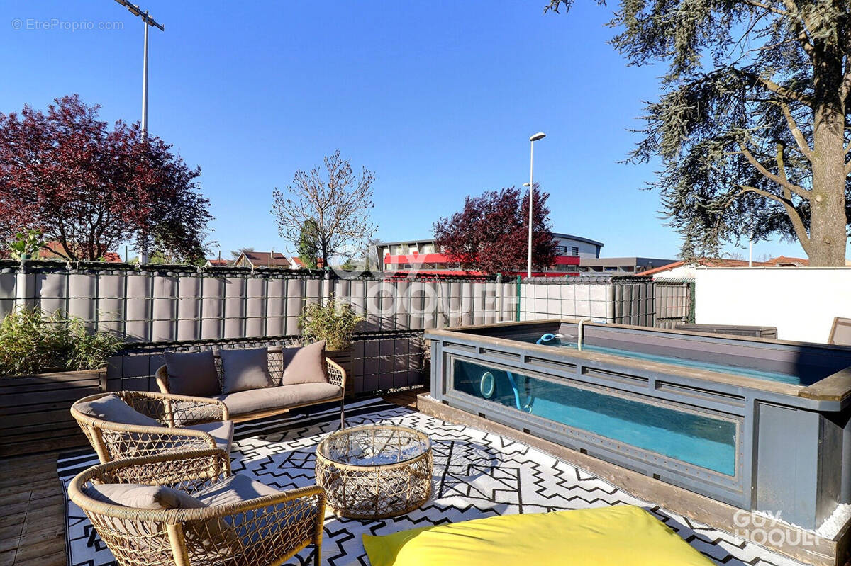 Appartement à CRAPONNE