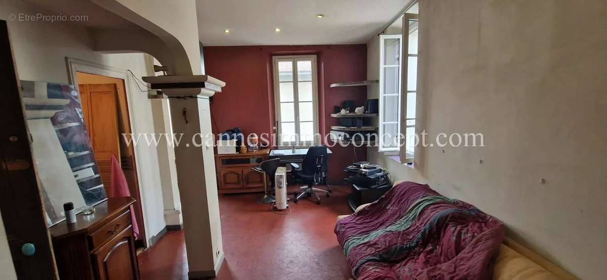 Appartement à MARSEILLE-4E
