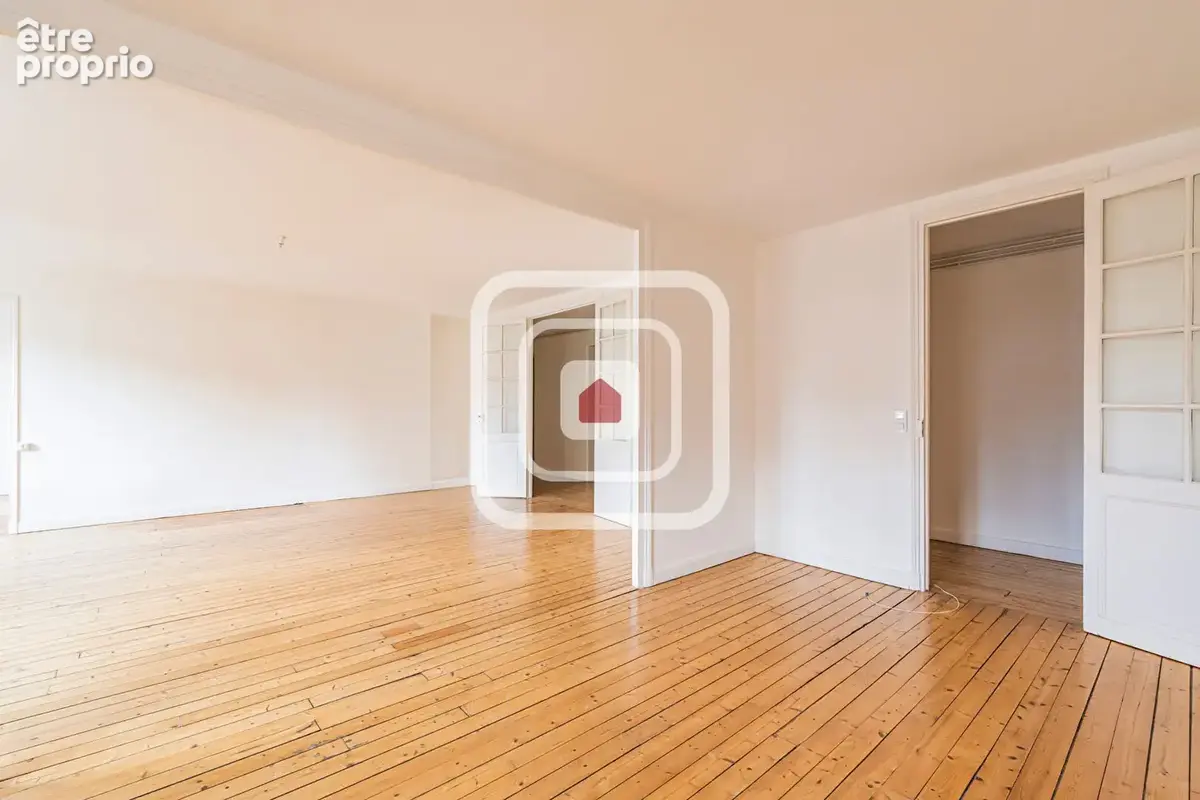Appartement t6 160.5 m2 secteur hyper centre reims - photo 2