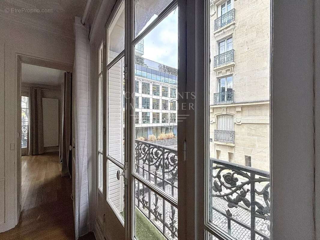 Appartement à NEUILLY-SUR-SEINE