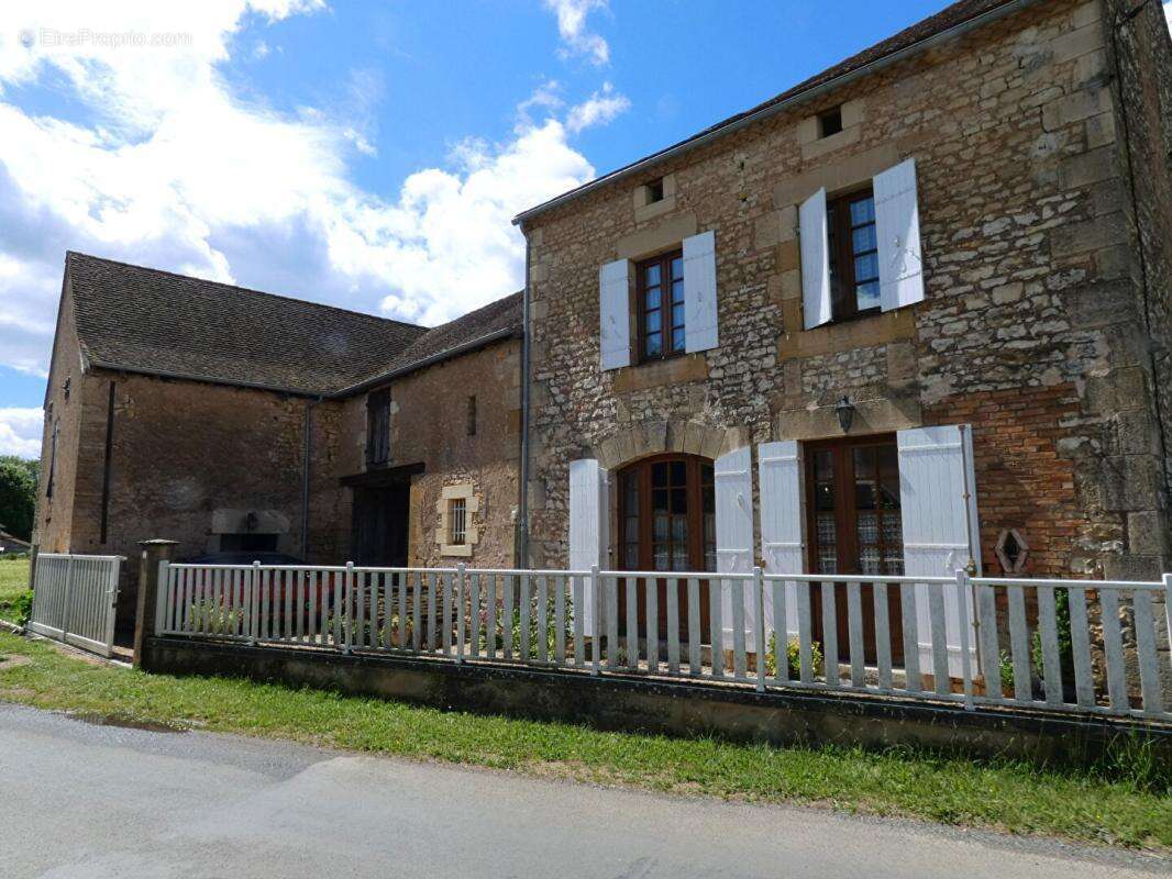 Maison 120 m2 / 4 chambres / grange / terrain 800m² - photo 5
