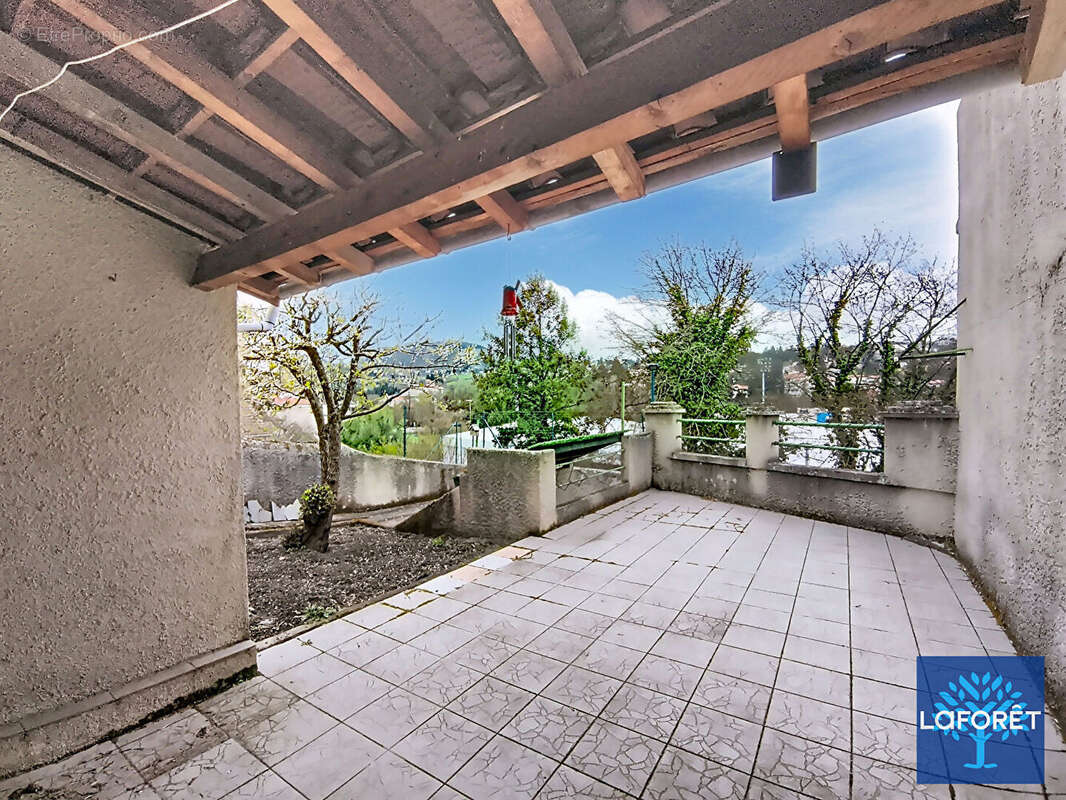 Maison de ville, sous -sols, jardin et un garage - photo 3