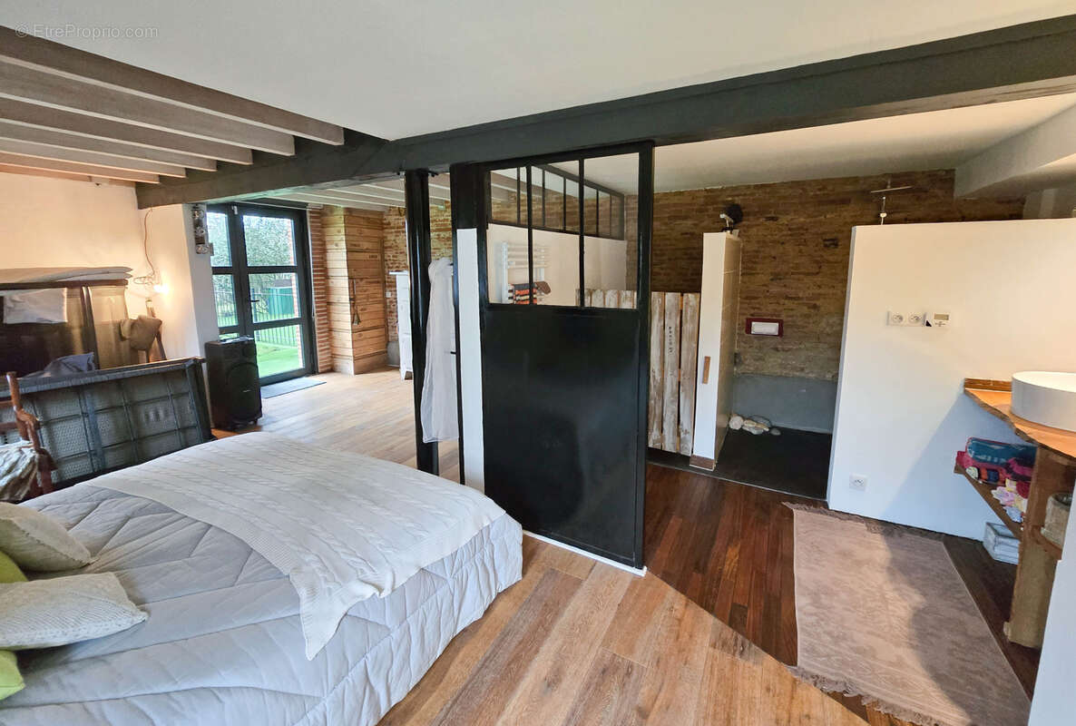 BOURG SAINT BERNARD, Maison atypique de 195 m2 à vendre. - photo 5