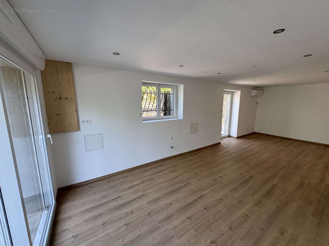 Maison à AIGUEFONDE