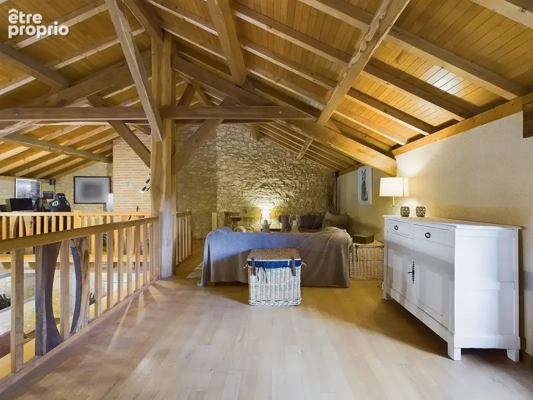 Maison magnifiquement rénovée avec écuries et potentiel de revenus - photo 11