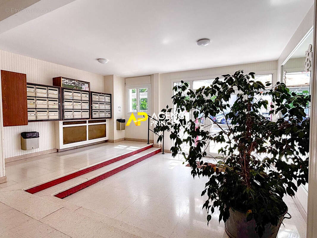 Appartement à SARTROUVILLE