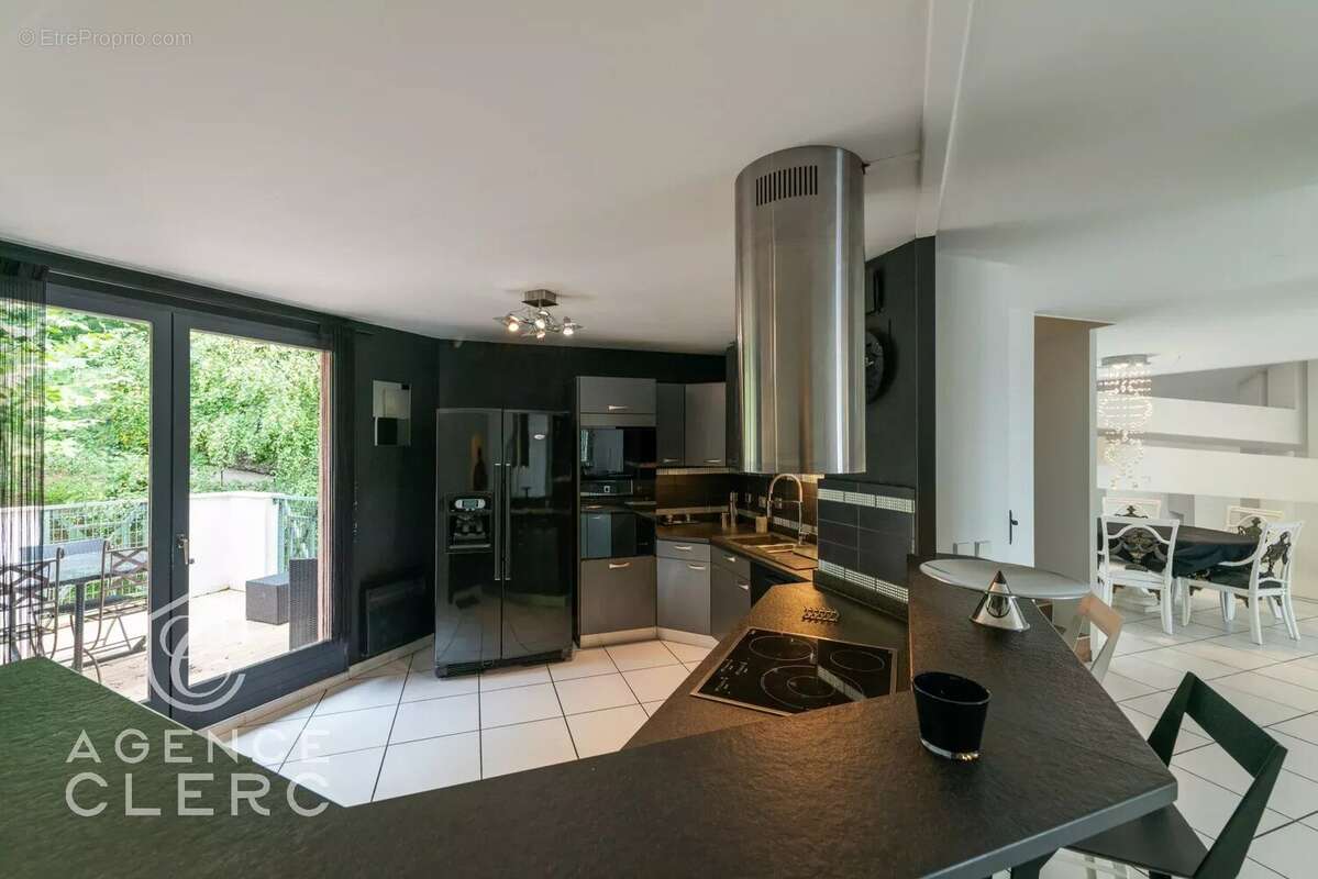 Appartement à VEYRIER-DU-LAC