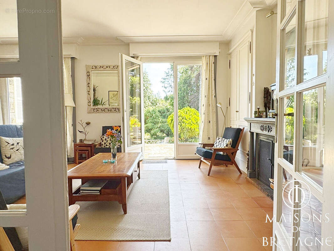 Demeure bourgeoise 260 m², 11 pièces à vendre à Larmor-Plage - photo 2