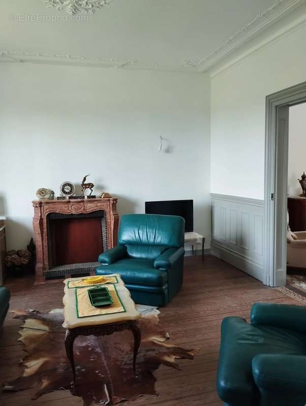 Maison à AVESNES-SUR-HELPE