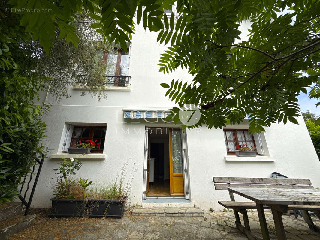 Quartier recherché, maison à rénover - photo 2