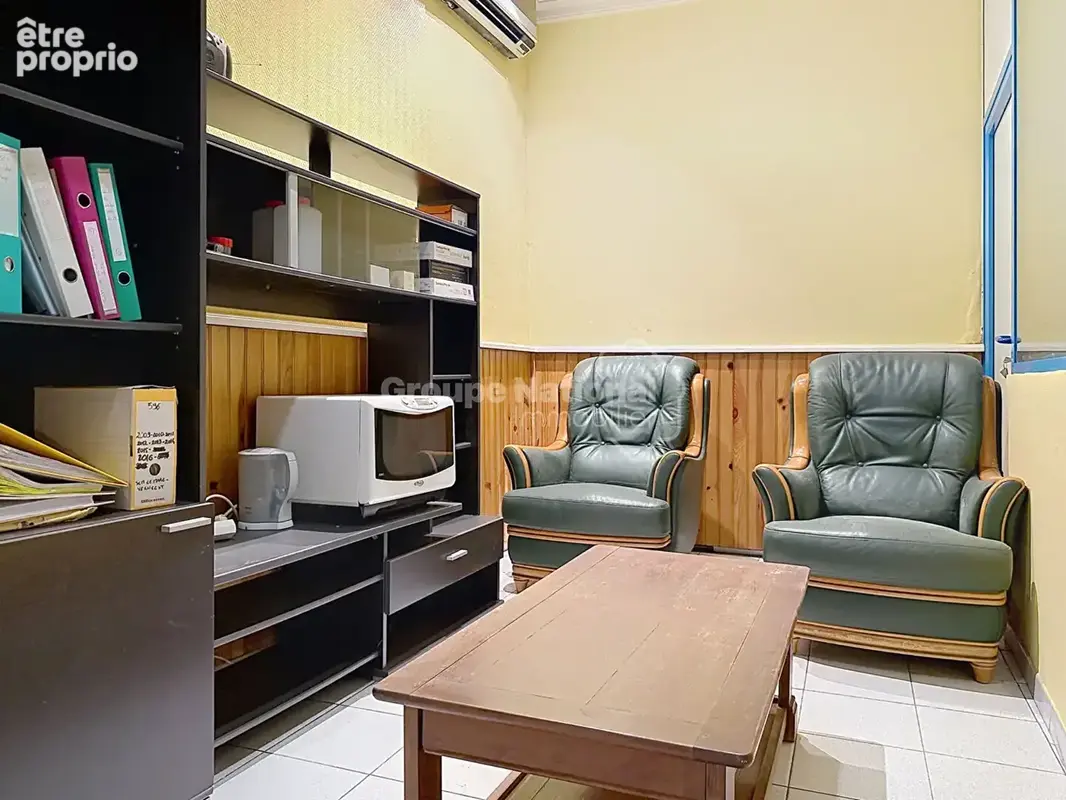Local commercial Grasse 65 m2 - photo 3
